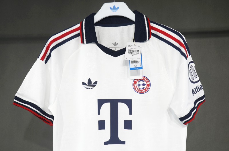 26/27 Bayern Munich Away Player's Version Cheap Replica Football Shirt